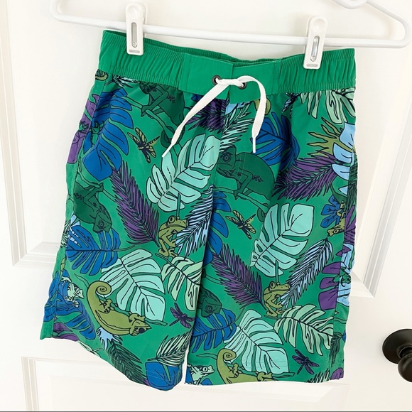 Hanna Andersson Sunblock Swim Trunks in Go Green - Picture 2 of 4